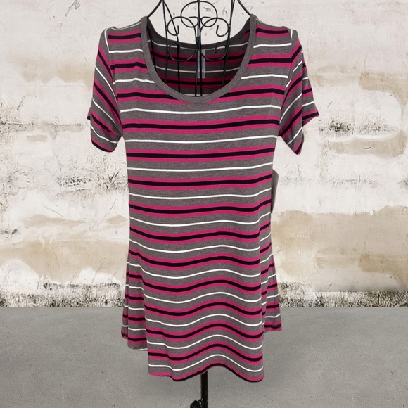 LuLaRoe Classic T, Size XS, NWT - Picture 1 of 5